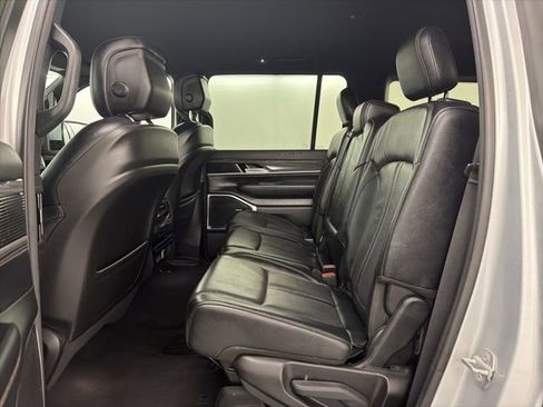 Used 2022 Jeep Wagoneer Series III image 19