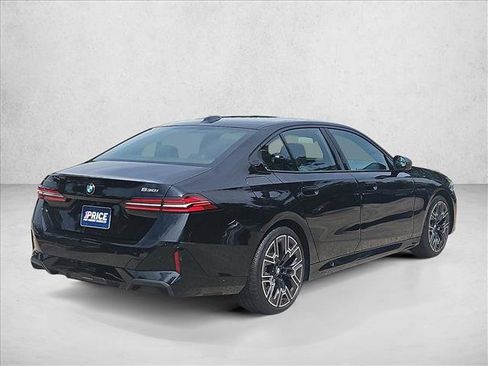 Used 2026 BMW 530i xDrive AWD/4WD image 5