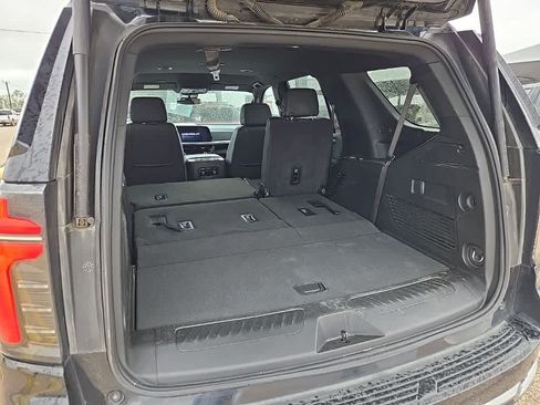 Used 2025 Chevrolet Tahoe LT RWD image 5