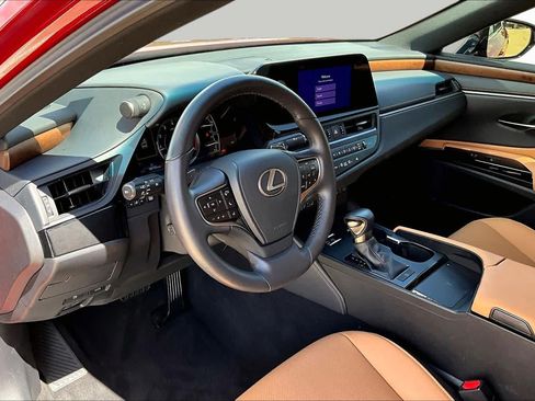 Used 2025 Lexus ES 350 w/ Premium Package FWD image 18