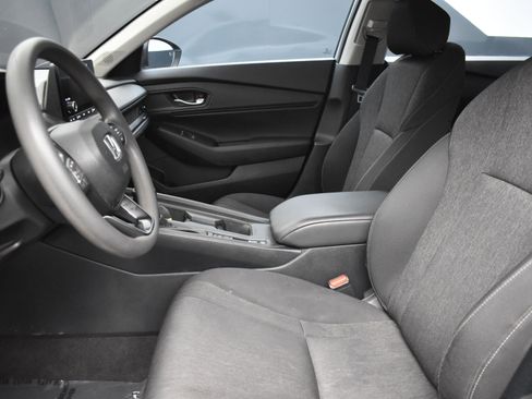Used 2025 Honda Accord SE image 10