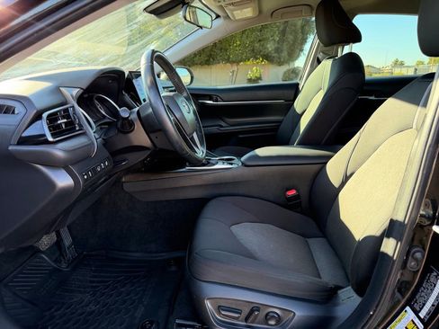 Used 2022 Toyota Camry LE image 21