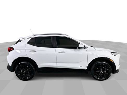 Used 2025 Buick Encore GX Sport Touring FWD image 9