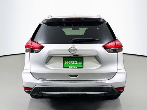 Used 2018 Nissan Rogue SV image 8