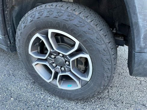 Certified 2023 Jeep Grand Cherokee Trailhawk AWD/4WD image 20