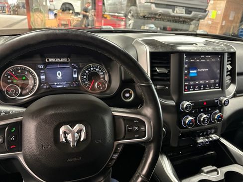 Used 2019 RAM 1500 Big Horn AWD/4WD image 2