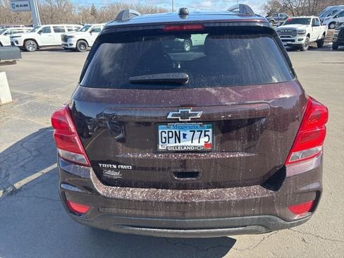 Used 2021 Chevrolet Trax LT w/ Premium Seat Package image 7