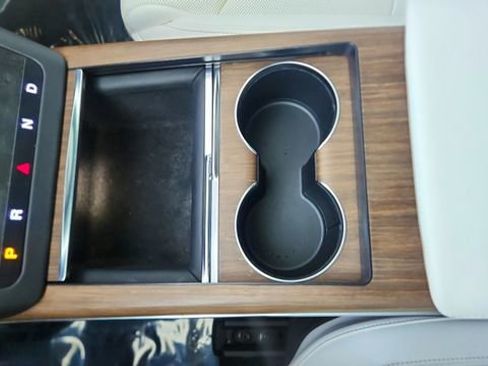 Used 2022 Tesla Model X image 52