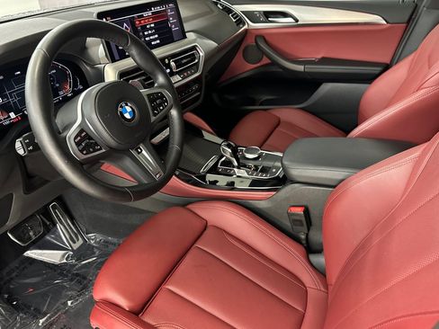 Certified 2024 BMW X4 xDrive30i w/ Premium Package image 4