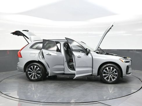 Used 2024 Volvo XC60 B5 Core w/ Protection Package Premier AWD/4WD image 46