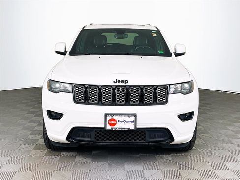 Used 2022 Jeep Grand Cherokee Laredo X AWD/4WD image 2