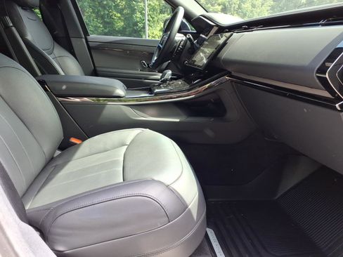 Certified 2024 Land Rover Range Rover Sport Dynamic SE AWD/4WD image 3
