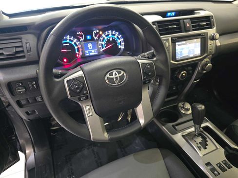 Used 2019 Toyota 4Runner SR5 Premium AWD/4WD image 2