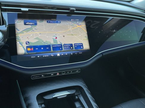 Certified 2025 Mercedes-Benz E 350 E 350 4MATIC Sedan image 34