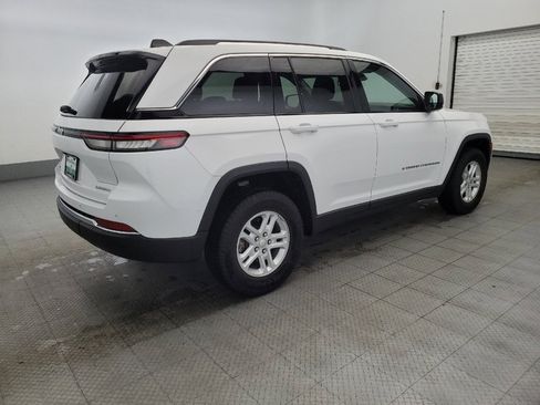 Used 2023 Jeep Grand Cherokee Laredo AWD/4WD image 10