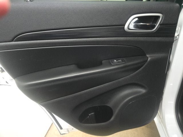 Used 2019 Jeep Grand Cherokee Altitude AWD/4WD image 15