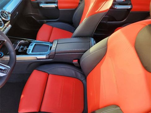 New 2025 Mercedes-Benz GLB 35 AMG 4MATIC image 4