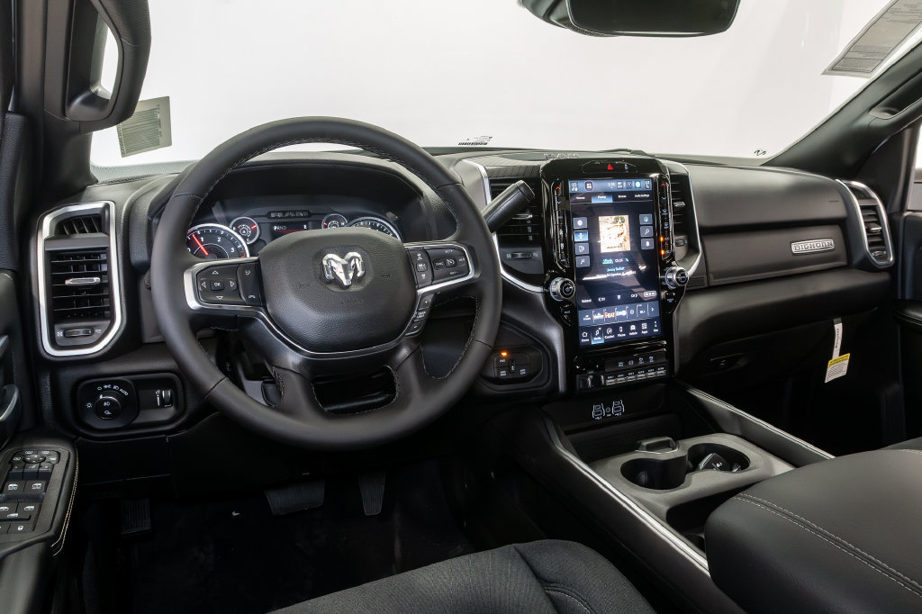 New 2027 RAM 3500 Big Horn AWD/4WD image 7