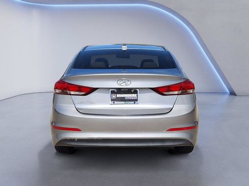 Used 2017 Hyundai Elantra SE w/ SE A/T Tech Package 03 FWD image 8