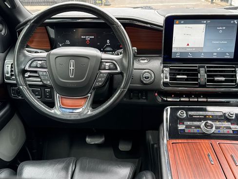 Used 2019 Lincoln Navigator Reserve AWD/4WD image 14