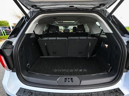 New 2026 Ford Explorer Active w/ Active Comfort Package AWD/4WD image 13