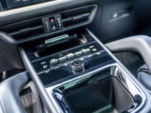 Used 2024 Porsche Cayenne S image 34