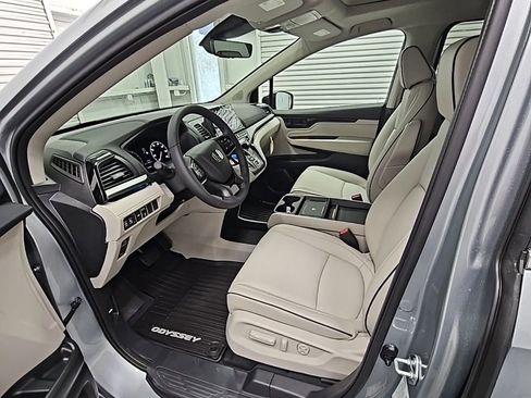 New 2026 Honda Odyssey Touring image 10