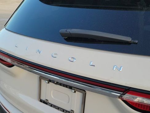 Certified 2022 Lincoln Corsair FWD w/ Equipment Group 101A image 8