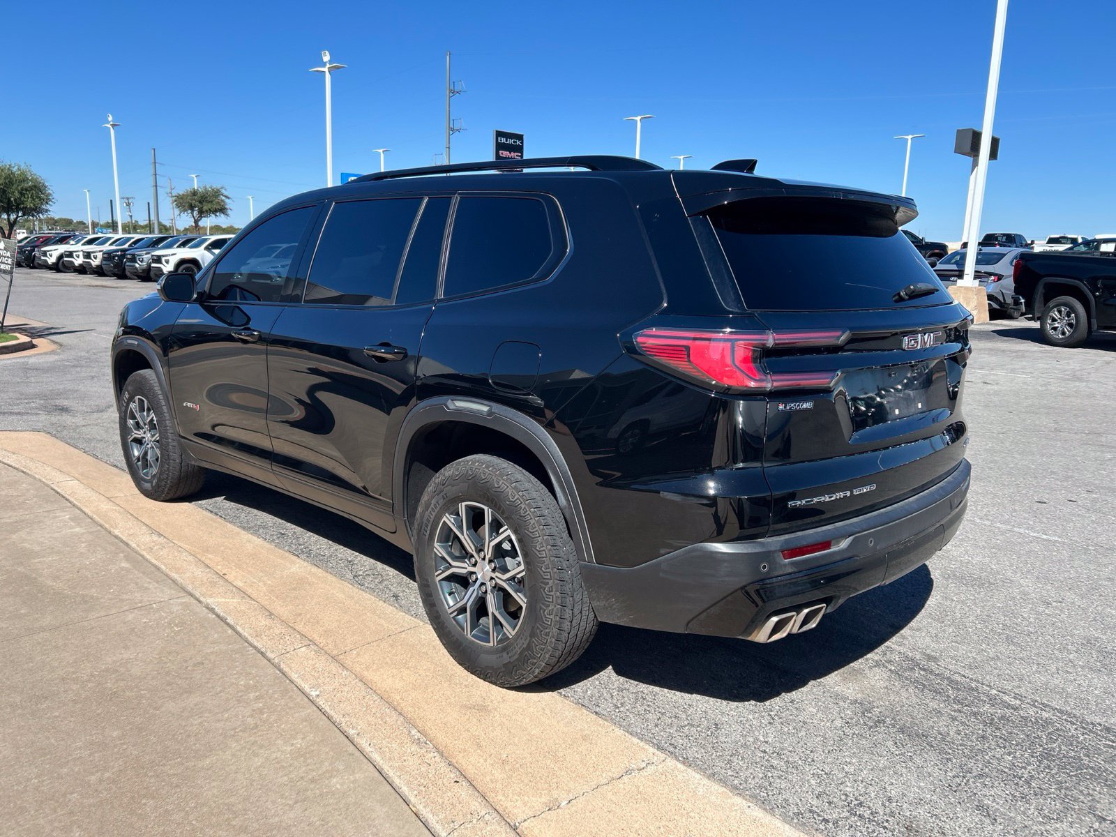 Used 2025 GMC Acadia AT4 AWD/4WD image 7