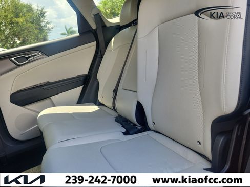 Certified 2025 Kia Sportage EX FWD image 14