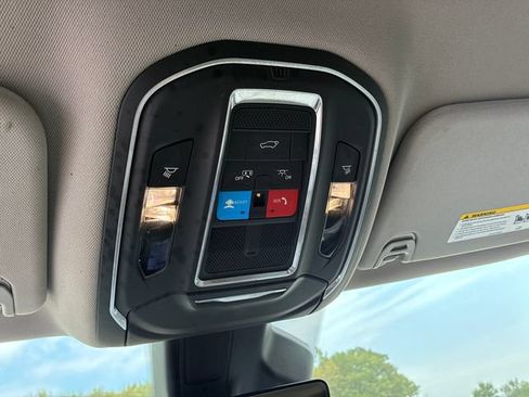 Used 2022 Jeep Wagoneer Series III AWD/4WD image 29