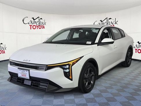 Used 2025 Kia K4 FWD image 2