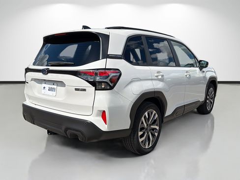 Used 2025 Subaru Forester Touring image 3