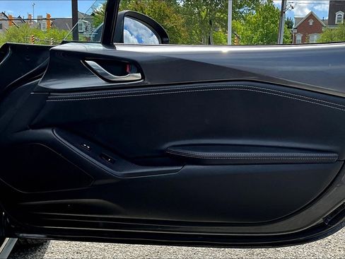 Used 2021 MAZDA MX-5 Miata RF Grand Touring image 18