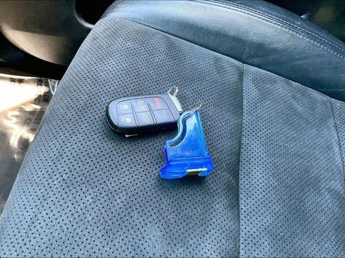 Used 2021 Jeep Grand Cherokee Laredo X image 11