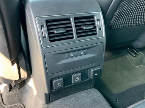 Used 2025 Jaguar F-PACE R-Dynamic S image 33