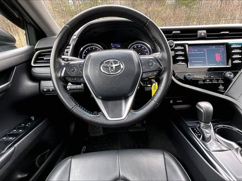 Used 2019 Toyota Camry SE image 6