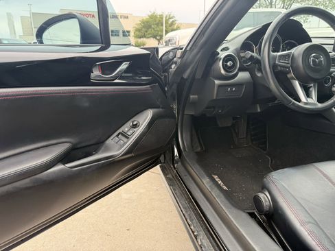 Used 2019 MAZDA MX-5 Miata RF Grand Touring image 5