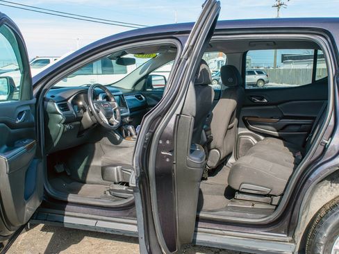 Used 2019 GMC Acadia SLE image 7