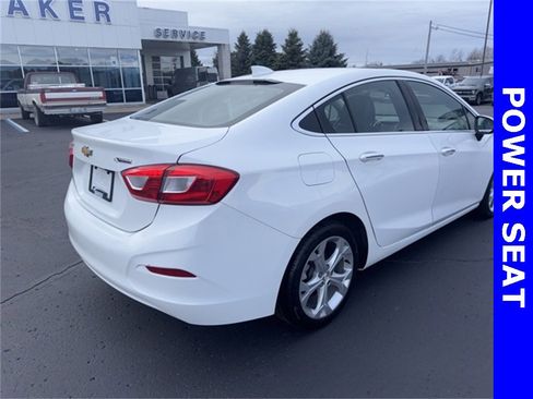 Used 2018 Chevrolet Cruze Premier image 2