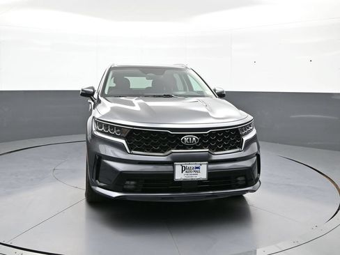 Certified 2021 Kia Sorento EX FWD image 2