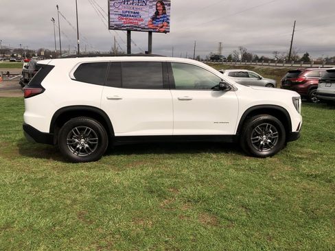 Used 2025 GMC Acadia Elevation image 6