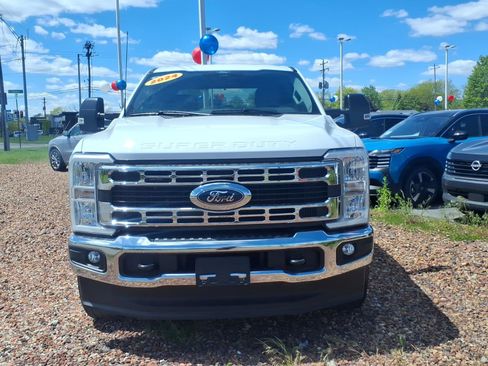 Used 2024 Ford F250 XLT AWD/4WD image 2
