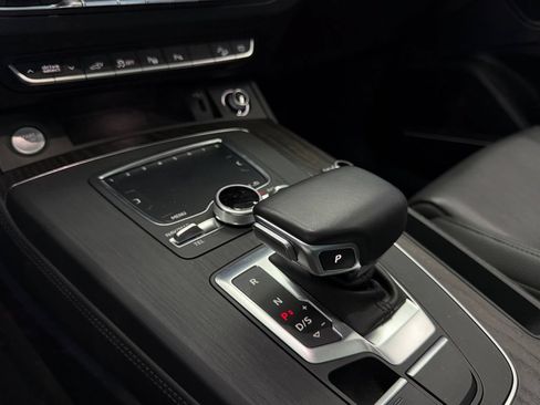 Used 2020 Audi Q5 e Prestige w/ Prestige Package AWD/4WD image 25