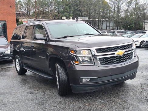 Used 2018 Chevrolet Suburban LT w/ Luxury Package image 3