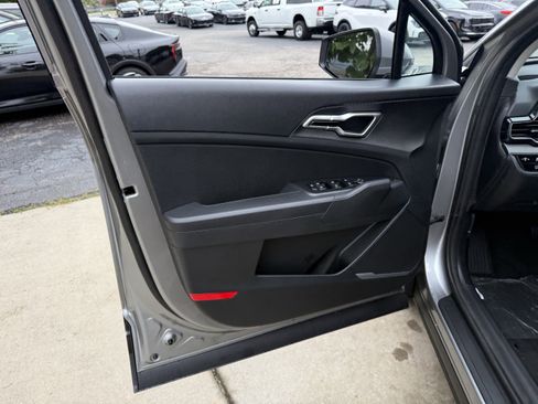 New 2025 Kia Sportage LX image 24