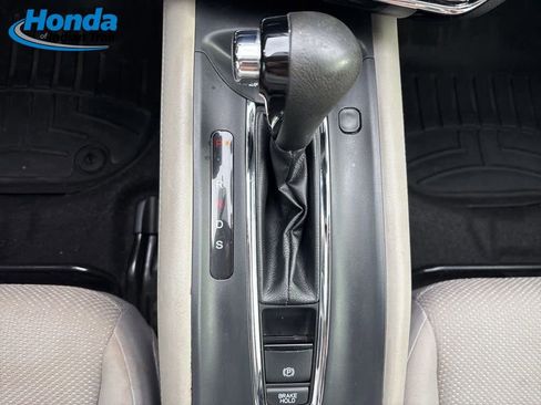 Used 2018 Honda HR-V EX image 16