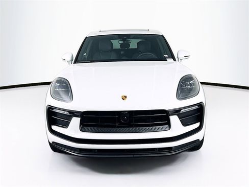 New 2026 Porsche Macan image 6