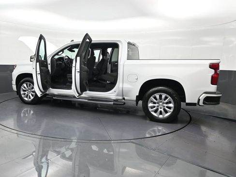 Used 2023 Chevrolet Silverado 1500 Custom RWD image 34