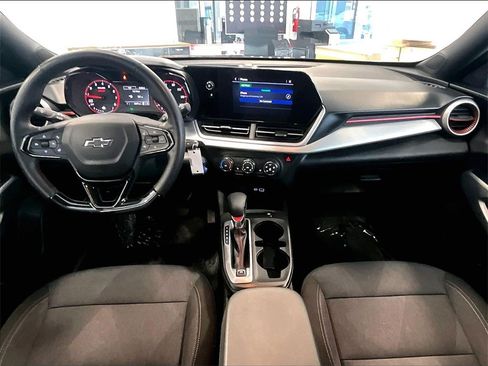 Used 2024 Chevrolet Trax RS image 21